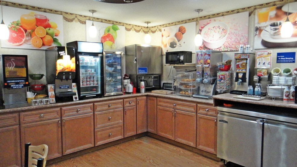 More Photos Of 900 N 43rd St, Grand Forks Hotel For Sale