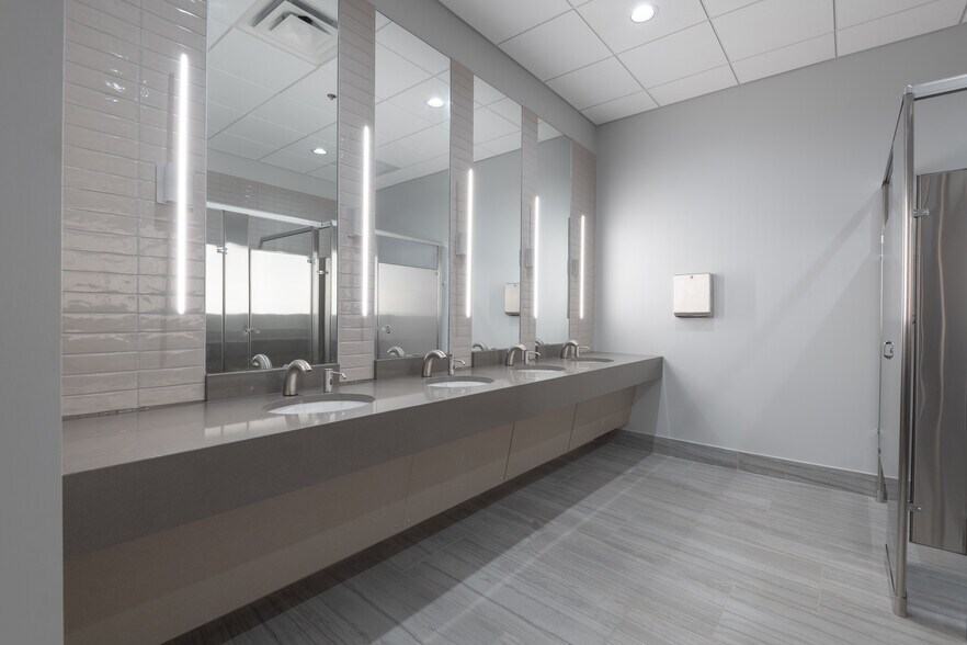 More Photos Of 329 S Royal Oaks Blvd, Franklin Medical For Sale