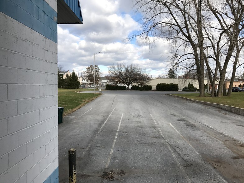 More Photos Of 1349 Cumberland St, Lebanon Manufacturing For Lease