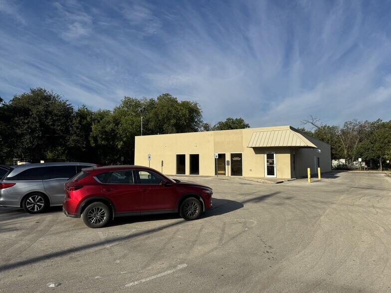 Primary Photo Of 2207 S Zarzamora St, San Antonio Medical For Sale