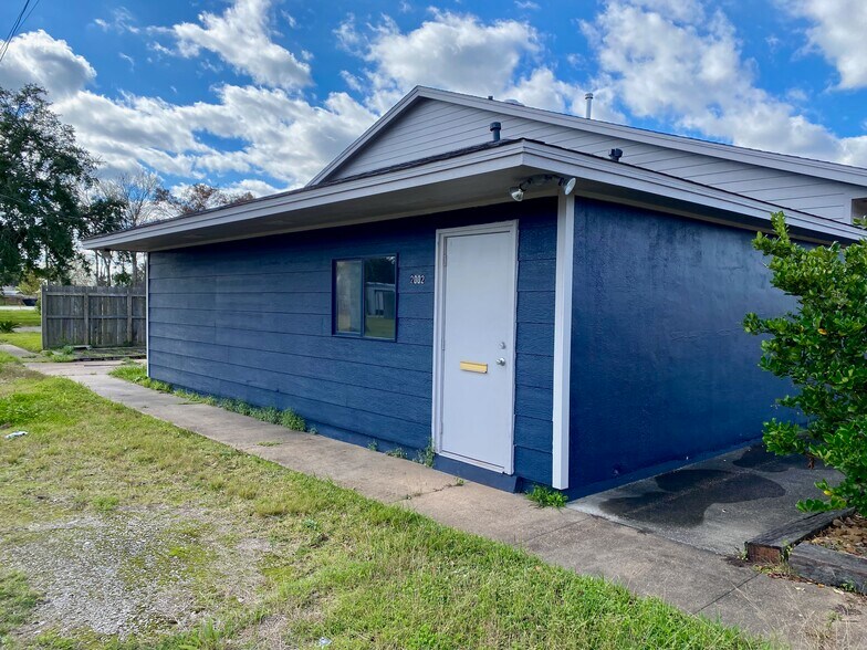 More Photos Of 2401 Port Neches Ave, Port Neches Restaurant For Sale