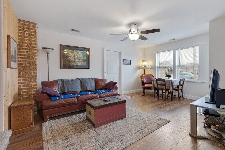 More Photos Of 8621 US Hwy 12, Richmond Bar For Sale