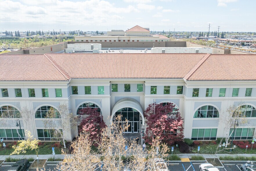 More Photos Of 3321 Power Inn Rd, Sacramento Office For Lease