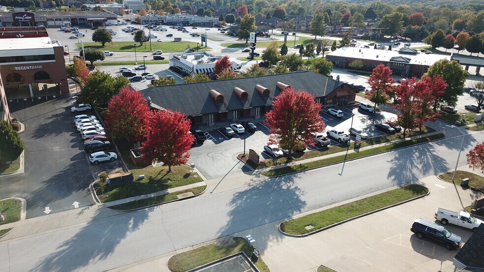 More Photos Of 3230-3246 E Ridgeview St, Springfield Medical For Lease