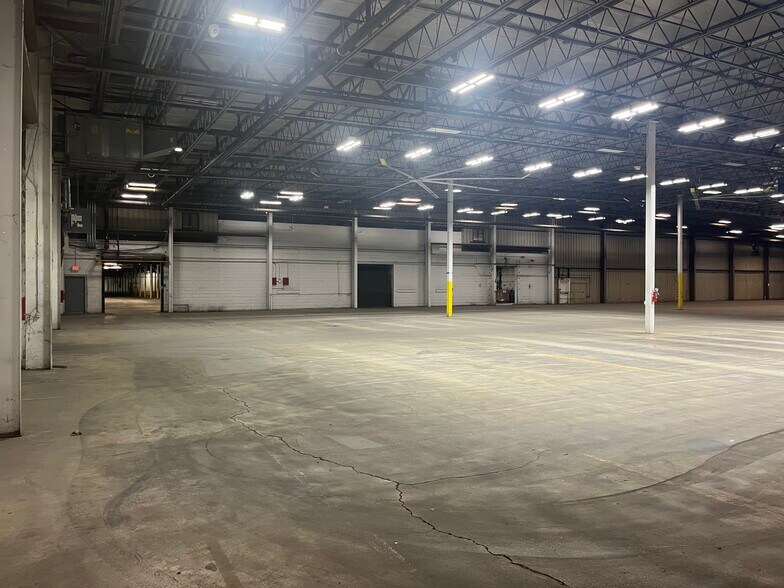 More Photos Of 801-829 Janesville Ave, Fort Atkinson Manufacturing For Sale