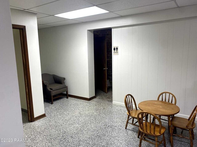 More Photos Of 441 Charles St, New Iberia Office For Sale
