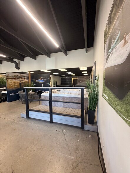 More Photos Of 22900-22924 Los Alisos Blvd, Mission Viejo Unknown For Lease