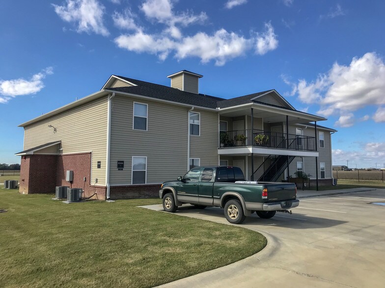 More Photos Of 32 D And N Rd, Stuttgart Apartments For Sale