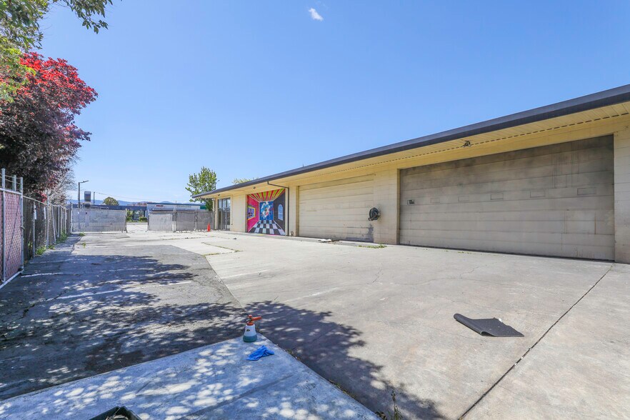 More Photos Of 953 W El Camino Real, Sunnyvale Auto Dealership For Lease