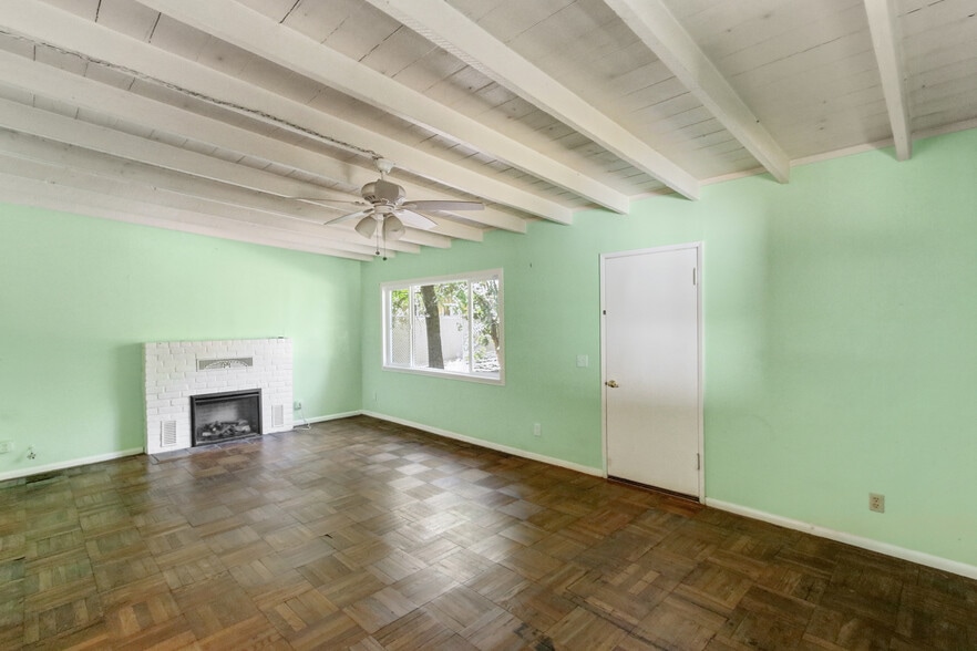 More Photos Of 4833 College Oak Dr, Sacramento Multifamily For Sale