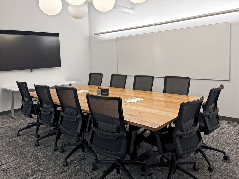 Primary Photo Of 250 Pacific Ave, Long Beach Coworking Space