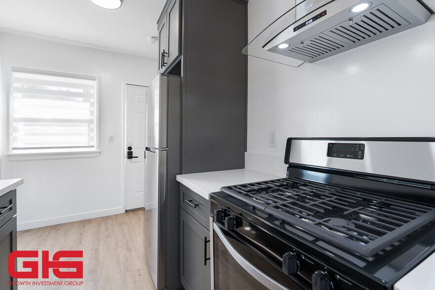 More Photos Of 411-417 N Euclid Ave, Pasadena Apartments For Sale
