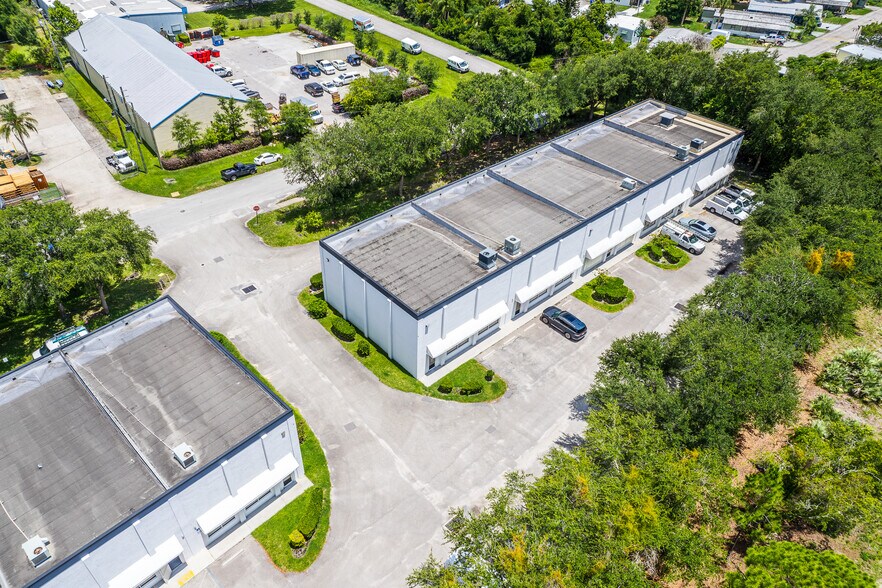 More Photos Of 1605-1613 91st Ct, Vero Beach Light Manufacturing For Sale