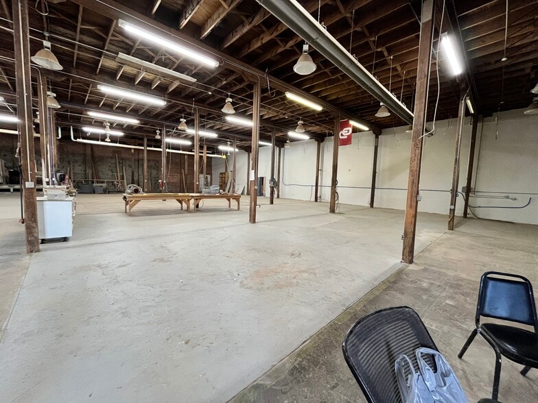 More Photos Of 1213 Scott Ave, Wichita Falls Service For Sale