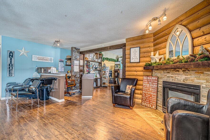 More Photos Of 23 Railway Av, Marwayne Storefront For Sale