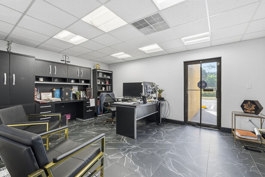 More Photos Of 10812 Gandy Blvd N, Saint Petersburg Medical For Lease