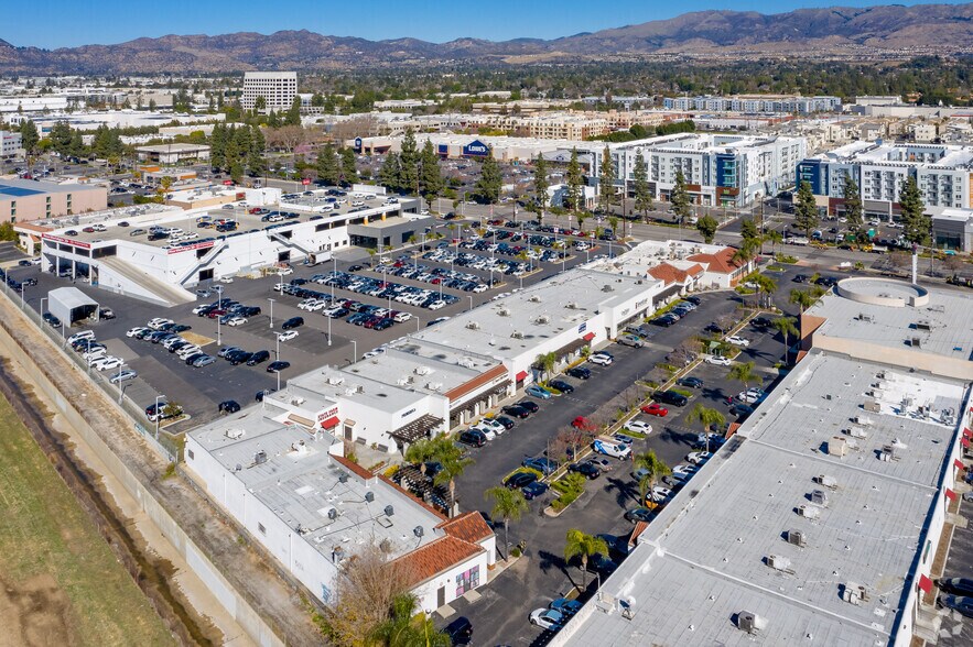 More Photos Of 19524-19530 Nordhoff St, Northridge Freestanding For Lease