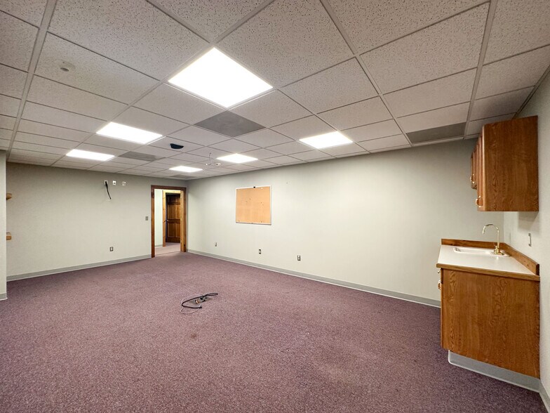 More Photos Of 368 Killingly Rd, Pomfret Center Industrial For Lease