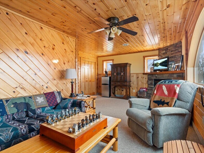 More Photos Of 21998 Lasalle Ave NW, Puposky Specialty For Sale