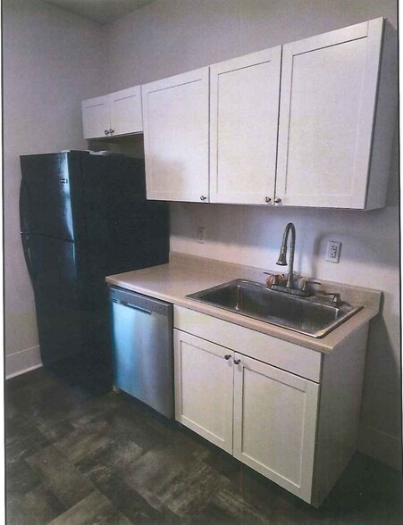 More Photos Of 645 Ohio St, Terre Haute Storefront Retail Office For Lease