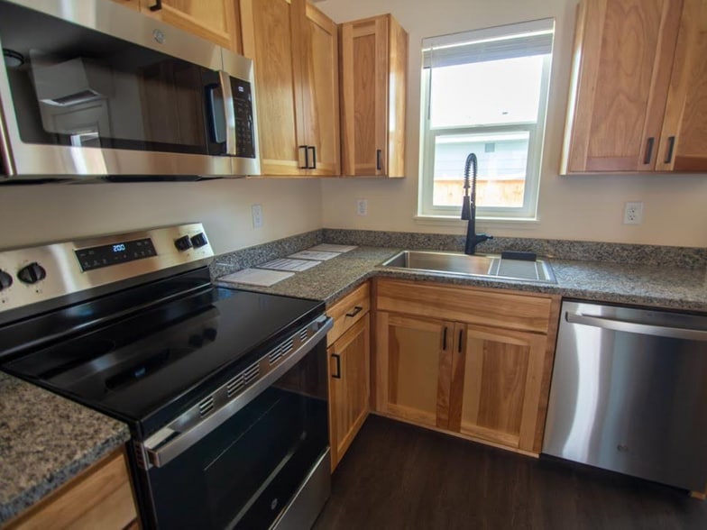 More Photos Of 1638 S St, Springfield Apartments For Sale