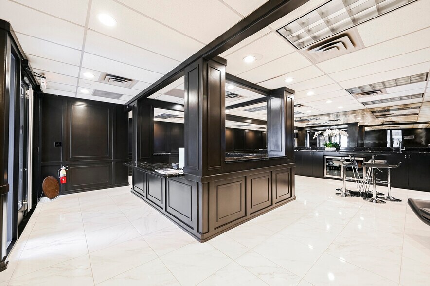 More Photos Of 630 S 3rd St, Las Vegas Office For Sale