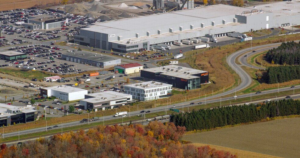 More Photos Of 401 Rue Louis-Blériot, Mascouche Flex For Lease