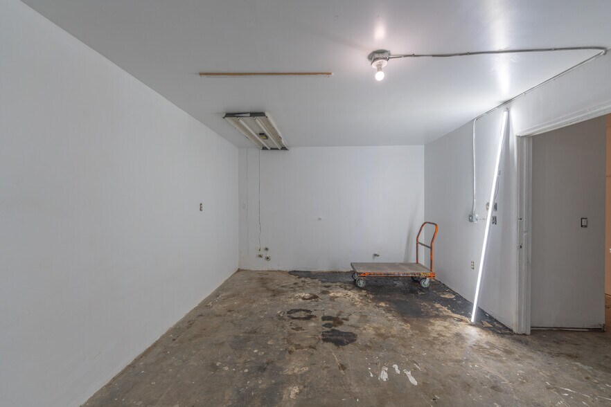 More Photos Of 14104-14108 Pioneer Blvd, Norwalk Storefront For Sale