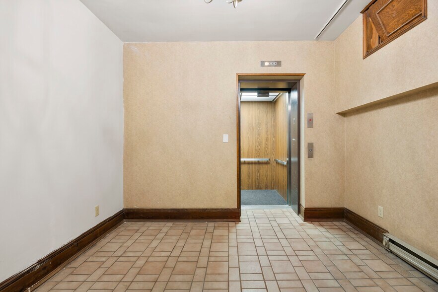 More Photos Of 82 N Pearl St, Albany Apartments For Sale