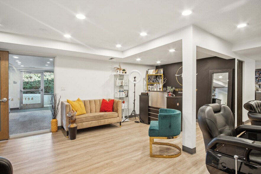 More Photos Of 940 N 400 E, North Salt Lake Office For Sale