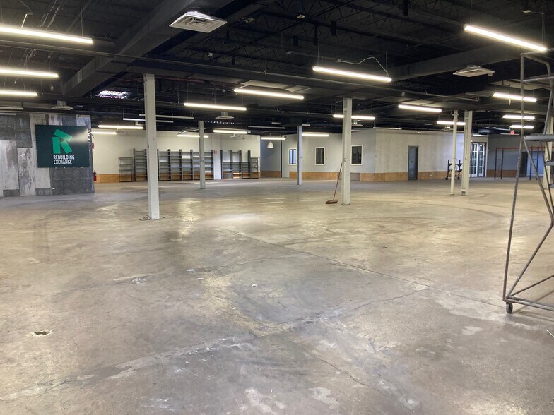 More Photos Of 1245 Hartrey Ave, Evanston Flex For Lease