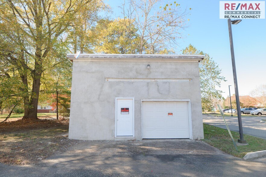 More Photos Of 5333 George Washington Mem Hwy, Yorktown Freestanding For Lease