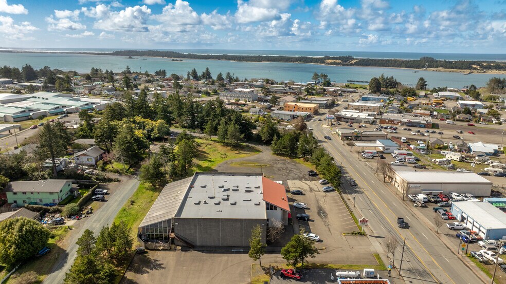 More Photos Of 985 Newmark Ave, Coos Bay Health Club For Sale
