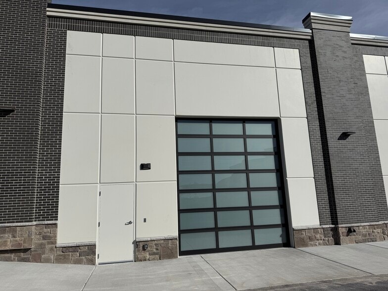More Photos Of 2609 Reagan Pk Ln, Bluffdale Warehouse For Lease