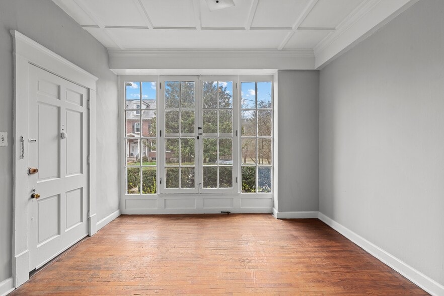 More Photos Of 514 Wapping St, Frankfort Apartments For Sale