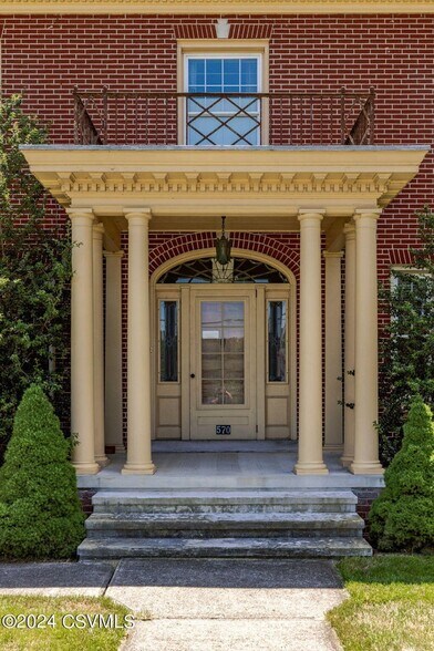 More Photos Of 570 E Main St, Middleburg Office Residential For Sale