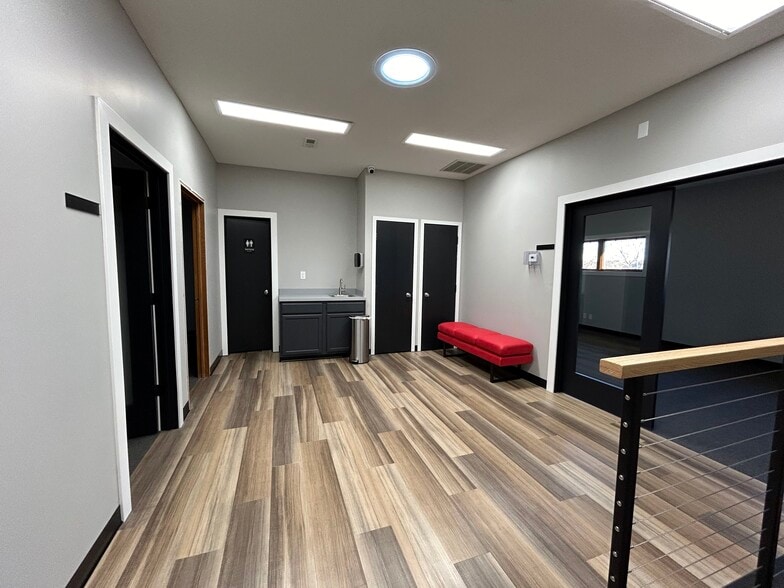 More Photos Of 6201 S 58th St, Lincoln Office For Lease