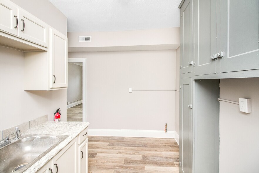 More Photos Of 3498 Bosworth Rd, Cleveland Apartments For Sale