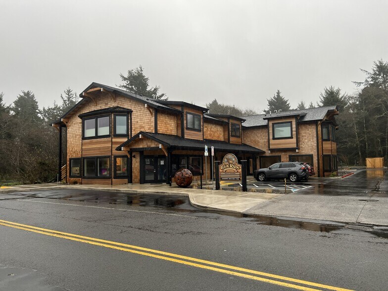 Primary Photo Of N Spruce St & E 1st ave, Cannon Beach Storefront Retail Residential For Lease