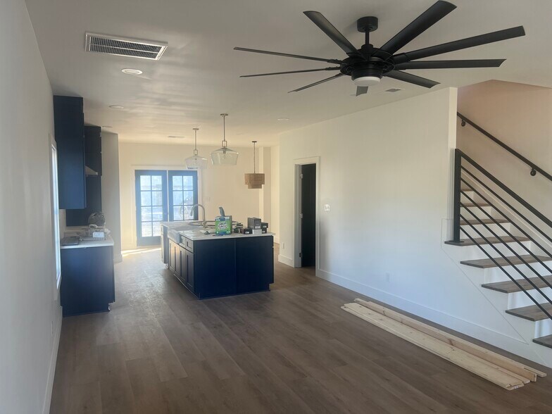 More Photos Of 205 Walker St, Franklin Multifamily For Lease
