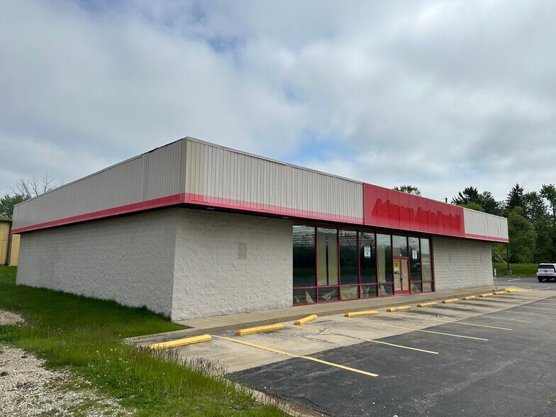 More Photos Of 976 W 4th St, Mansfield Freestanding For Lease