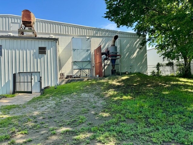 More Photos Of 7121 Cockrill Bend Blvd, Nashville Warehouse For Lease