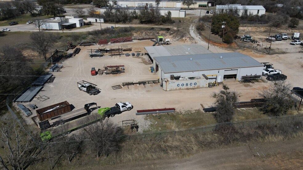 More Photos Of 205 Samuel Dr, Weatherford Industrial For Sale