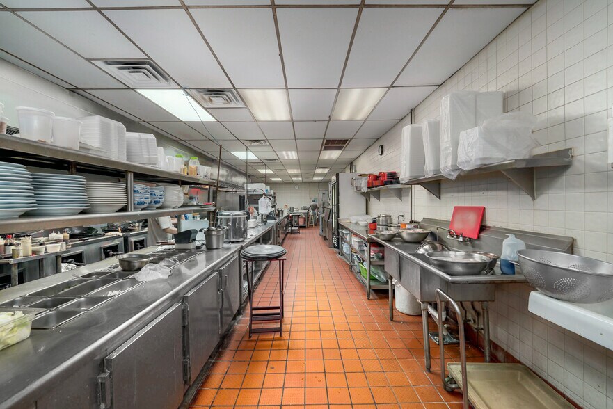 More Photos Of 2529 S 6 Hwy, Houston Restaurant For Sale