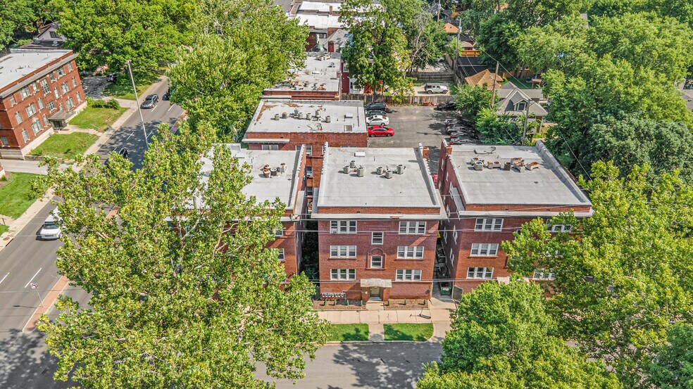 Primary Photo Of 712-714 W 38th St, Kansas City Apartments For Sale