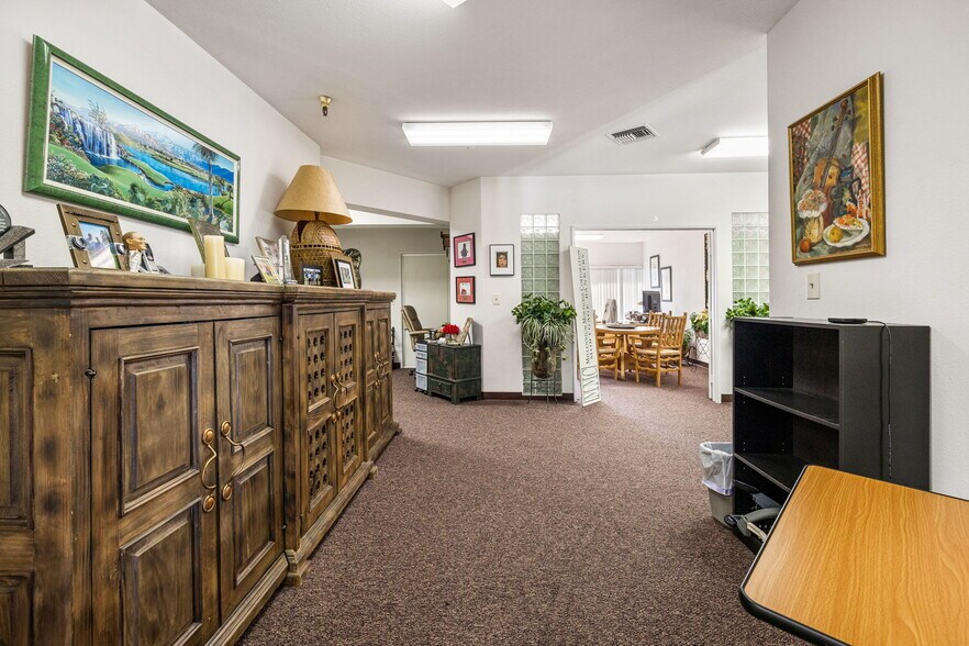 More Photos Of 73101 Highway 111, Palm Desert General Retail For Sale