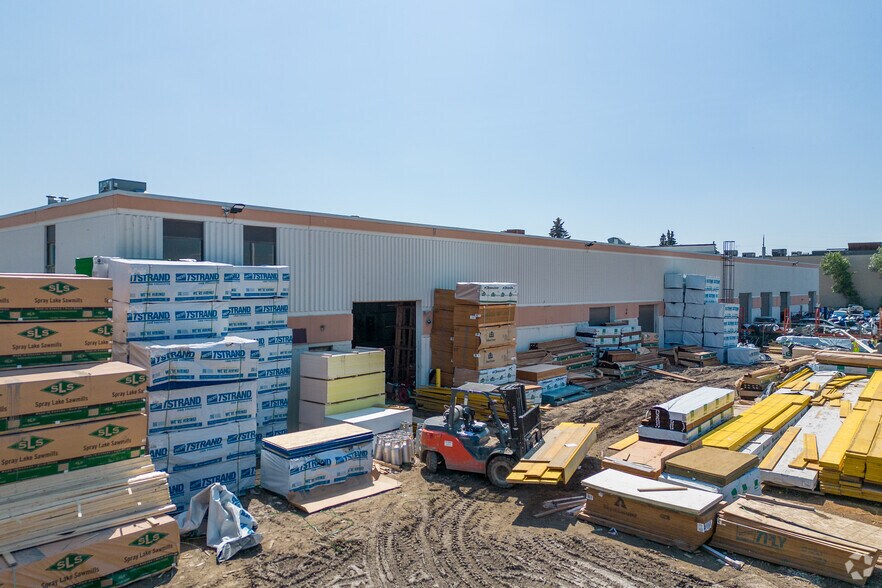 More Photos Of 3501 23rd St NE, Calgary Warehouse For Lease