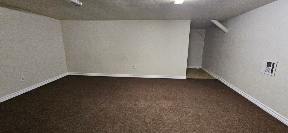 More Photos Of 130 Grand Ave, Bacliff Warehouse For Sale