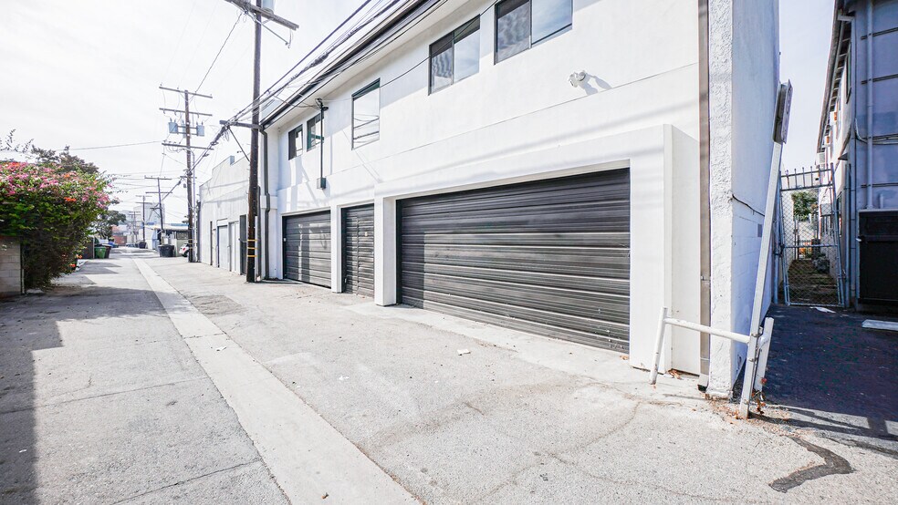 More Photos Of 1020 Pico Blvd, Santa Monica Storefront Retail Office For Lease