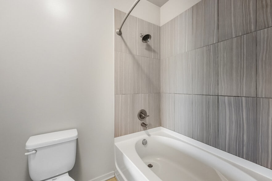 More Photos Of 7900 Conser St, Overland Park Apartments For Sale